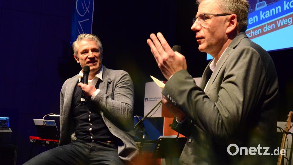 Gerd Schönfelder (links) im Gespräch mit Vorstandssprecher Bernhard Wolf. Bild: Kunz