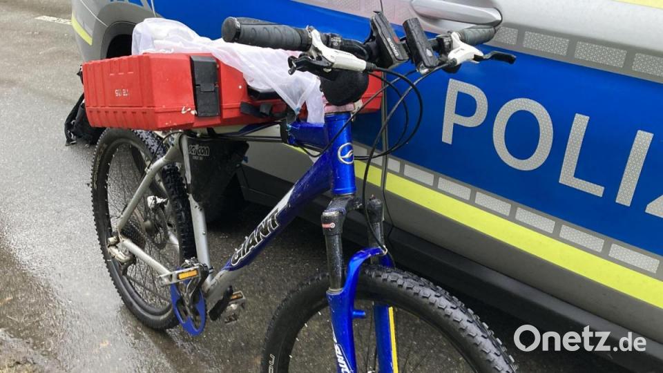 Mit dem Fahrrad und der Hilti war der Tatverdächtige Richtung Grenze unterwegs. Bild: Polizeiinspektion Waldsassen/exb