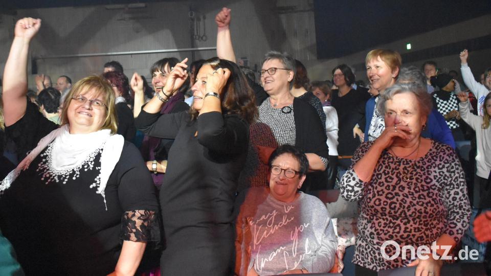 Auch das Publikum tanzte und hatte Spaß. Bild: rgr