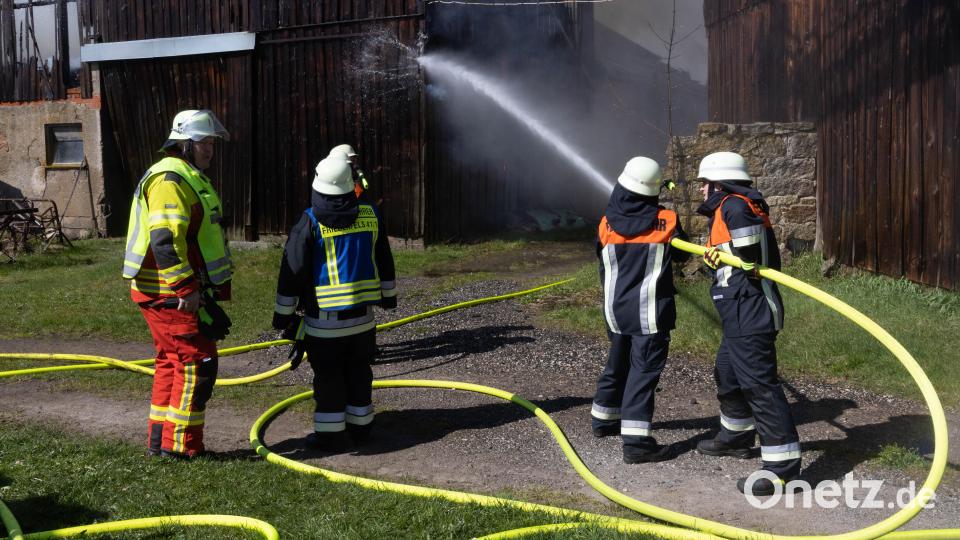 Eine Scheune stand in Pfaben in Flammen. Bild: Roland Wellenhoefer