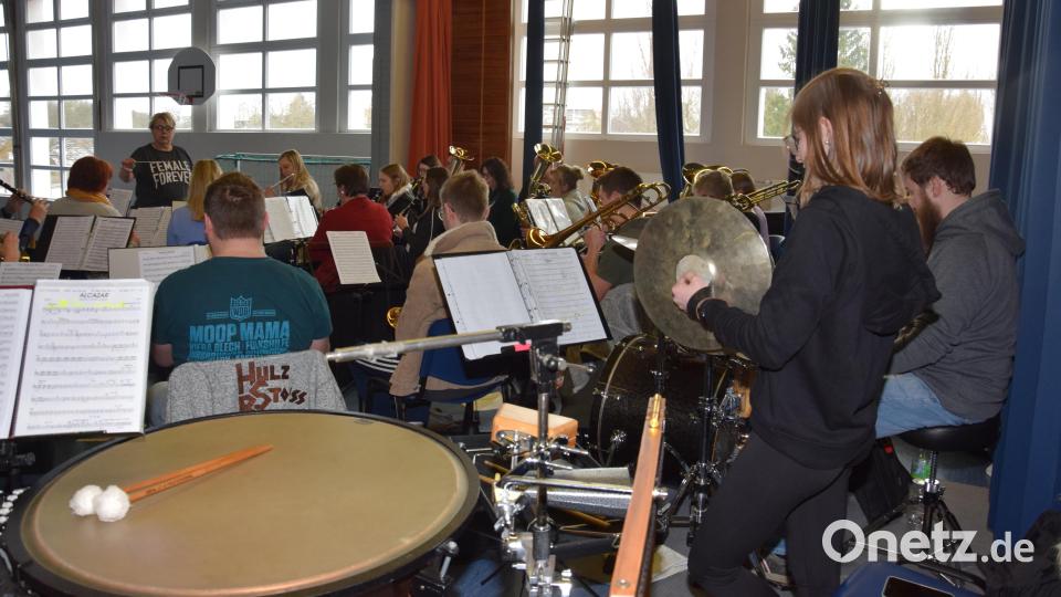 Unter der Leitung von Cornelia Kraus reist die Trachtenkapelle Waldthurn am 13. Mai musikalisch durch Europa. Bild: fla