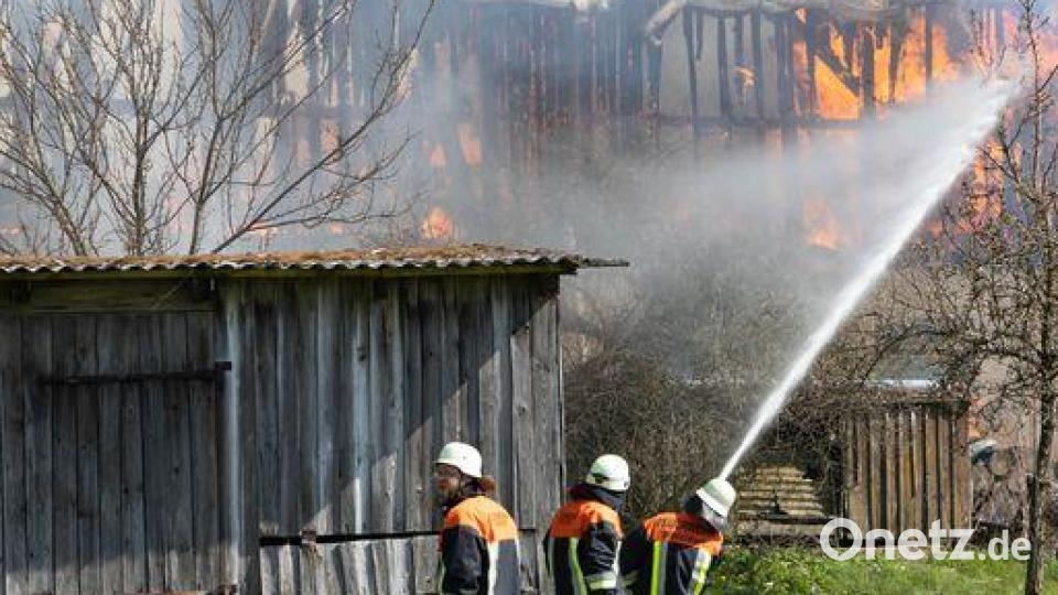 Eine Scheune stand in Pfaben in Flammen. Bild: rw