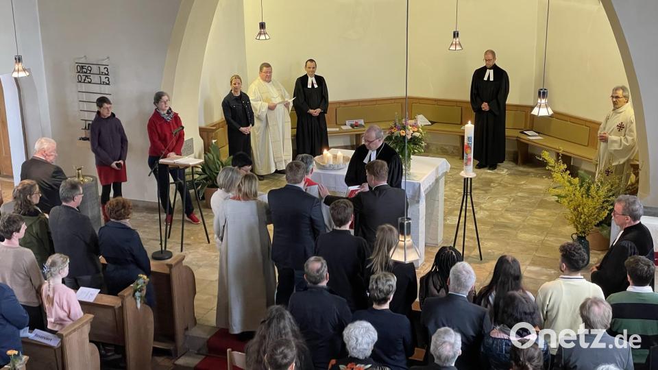 Am Hirtensonntag war viel los in der Windischeschenbacher Christuskirche. Die Diakonin Anke Himmel wurde feierlich in ihr Amt eingeführt. Bild: Leon Karwath
