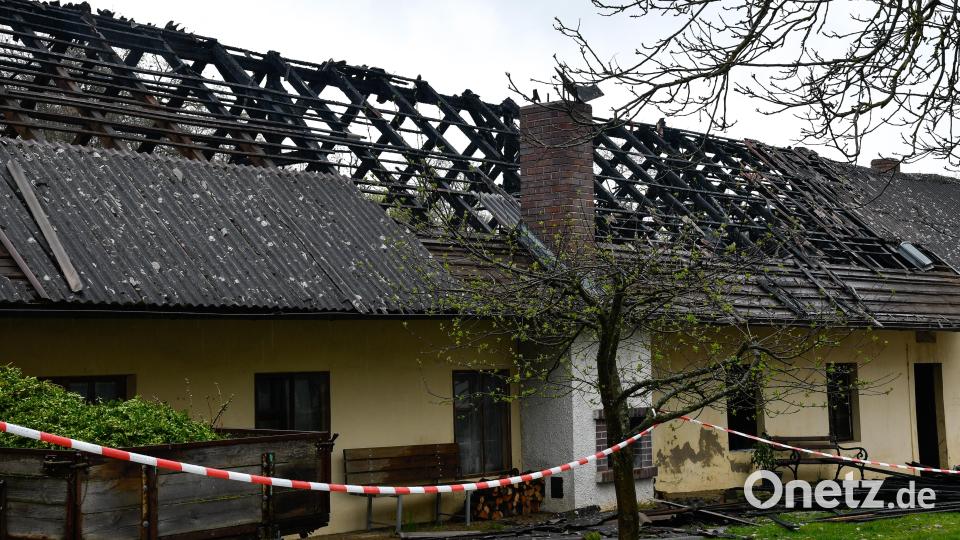 Wie hoch der Schaden nach dem Brand des Nebengebäudes ist, ist noch unklar. Bild: Petra Hartl