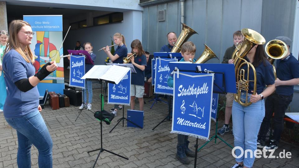 Die Jugend der Stadtkapelle unter der Leitung von Laura Sollfrank. Bild: jr