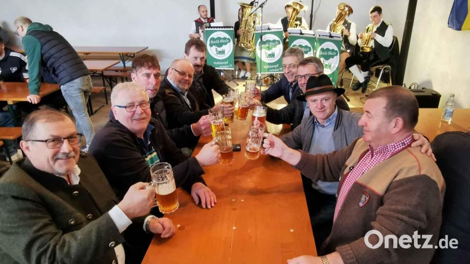 Beste Stimmung unter den Gästen verbreiten bereits vormittags die Musiker von &quot;Bocklblech&quot; aus Waidhaus. Bild: gz