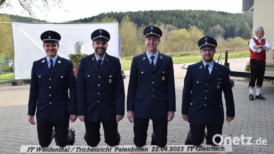 Als Bittsteller kam die Führung der Feuerwehr Weidenthal-Trichenricht zum Patenbitten nach Gleiritsch. Im Bild von Rechts: Erster Vorstand Johann Wilhelm, Zweiter Vorstand Christian Meier, Erster Kommandant Matthias Meier und ZweiterKommandant Stefan Manner. Bild: bnr