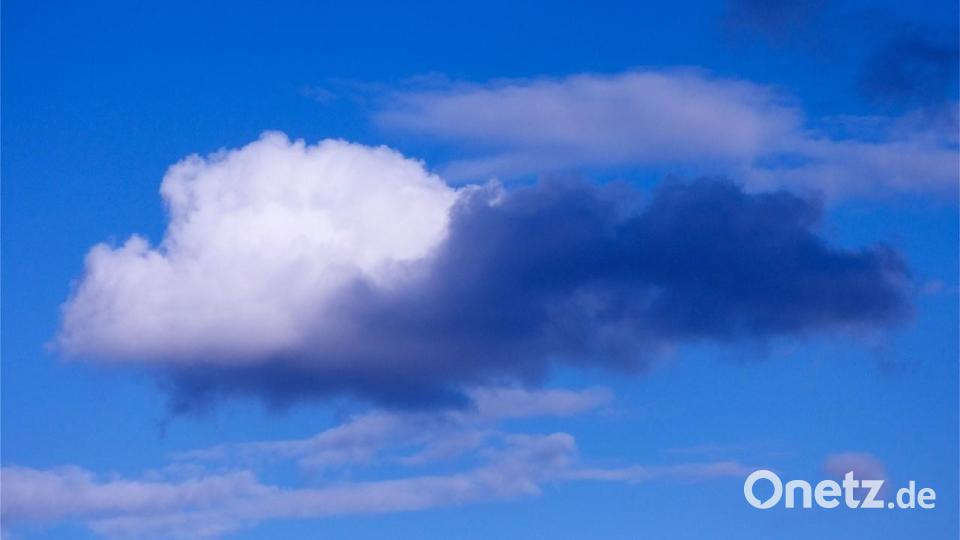 „Ehewolke“ nennt Jürgen Klein dieses Gebilde, das ihn mit seinen hellen und dunklen Seiten an manchen Tag im Eheleben erinnert. Bild: Jürgen Klein/exb