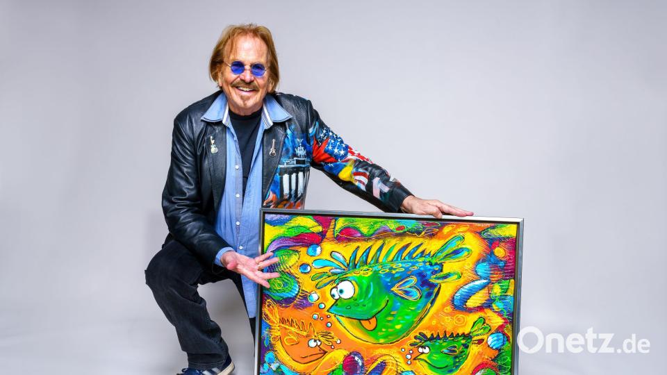 Musiker Frank Zander zeigt seine lustigen &quot;Zander&quot;-Werke sogar bei der Vernissage der Ausstellung persönlich vor Ort. Bild: Walentowski Galerien/exb