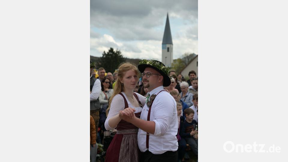 Eindrücke vom Austanzen des Kirwabaums in Ammersricht Bild: ads