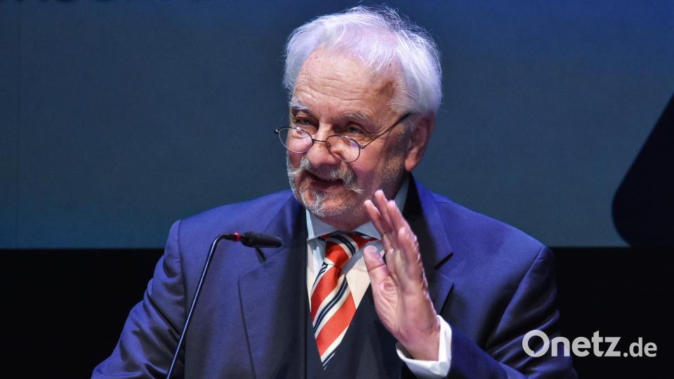 &quot;Nach dem bisherigen Verlauf des Abends ist es schwer für mich.&quot; (Der ehemalige Landeskonservator Michael Henker auf beinahe verlorener Mission) Bild: Stephan Huber
