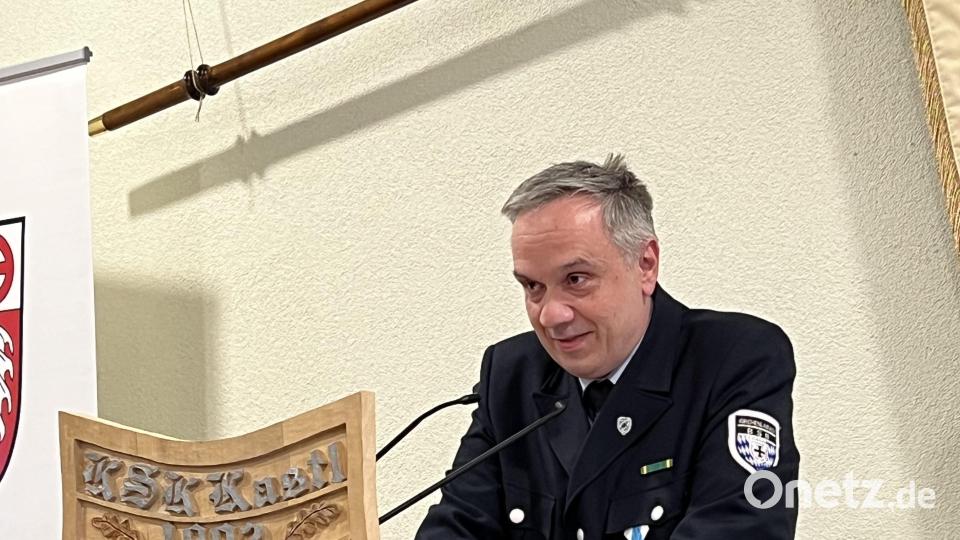 Kreisvorsitzender Thomas Semba bei seiner Festrede. Bild: rpp