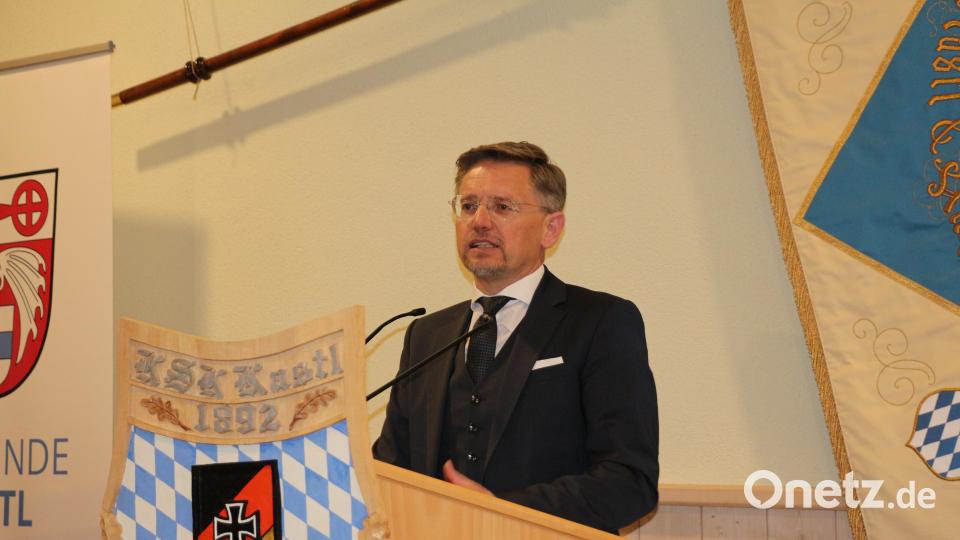 Landtagsabgeordneter Tobias Reiß bei seiner Festrede. Bild: rpp