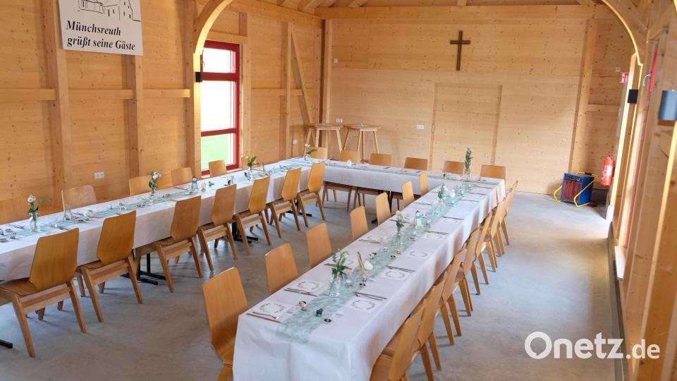 Längst bewährt sich die neue Gemeinschaftshalle als gesellschaftliches Zentrum. Auch für Familienfeiern sind die Räumlichkeiten bestens geeignet Bild: do