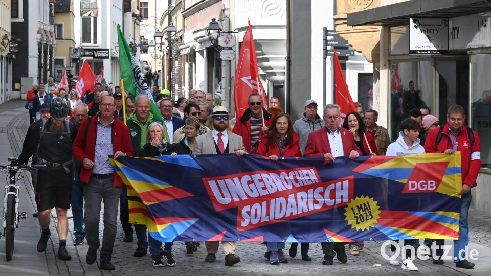 Bei der IG-Metall -Maikundgebung in Amberg war ziemlich was los. Bild: gf