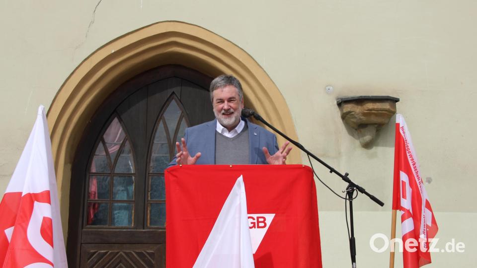 Hauptredner auf der Hirschauer Maikundgebung war in diesem Jahr der Betriebsseelsorger der Diözese Regensburg, Richard Wittmann. Bild: ads