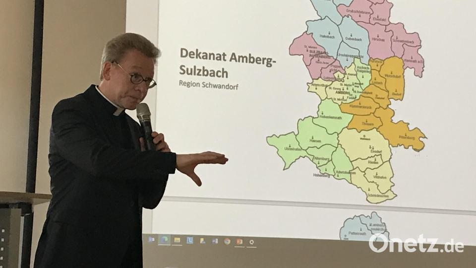 Wie soll es wohl weitergehen, wenn es immer weniger Seelsorger gibt?, fragt auch Dekan Christian Schulz besorgt. Bild: mma