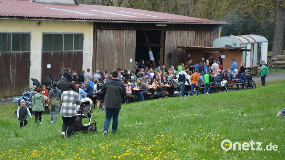 Im Anschluss wurde kräftig gefeiert. Bild: jr