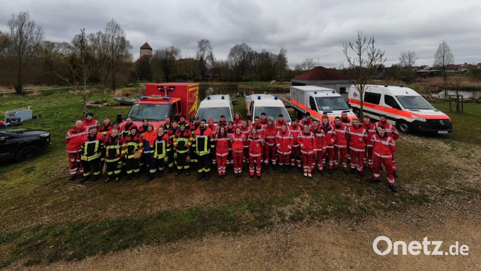 In den Vilsauen in Vilseck übten Feuerwehrkräfte für den Ernstfall. Bild: lei