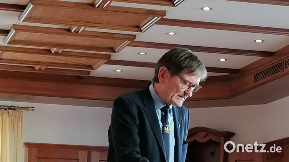 Der Präsident bei seiner Ansprache. Bild: Soldatenkameradschaft Waldsassen/exb