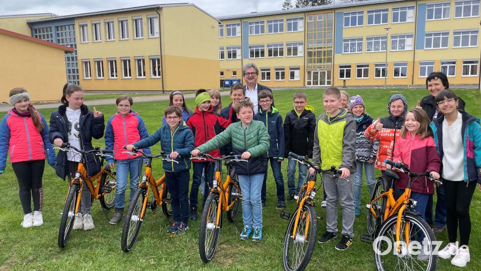 Sicher im Straßenverkehr: Neue Fahrräder erhält die Jugendverkehrsschule. Bild: Hans Walter/exb