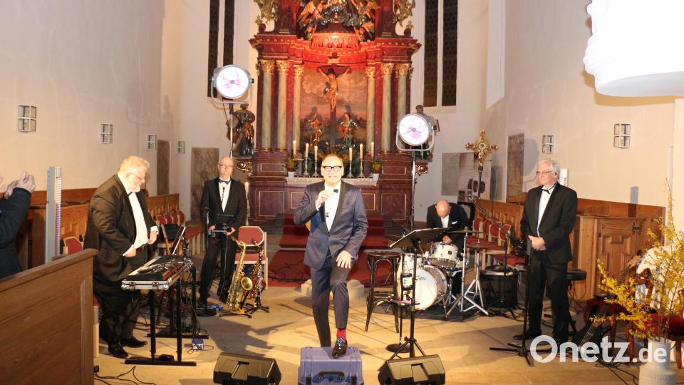 Volker Heißmann und das Pavel Sandorf-Quartett treten seit Jahren in Kirchen auf. Ursprung war ein Benefizkonzert vor vielen Jahren. Der Sänger ist seit seiner Kindheit aktiv mit dem Glauben verbunden. Bild: rpp