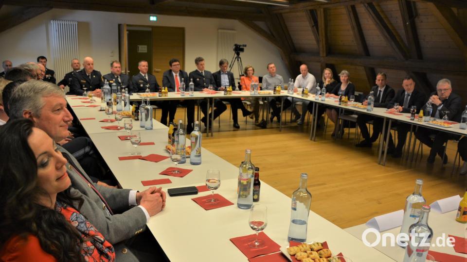 Am runden Tisch wurde über die Sicherheit der nördlichen Oberpfalz diskutiert. Rund zwei Stunden dauerte die Waldsassener Sicherheitskonferenz. Bild: jr
