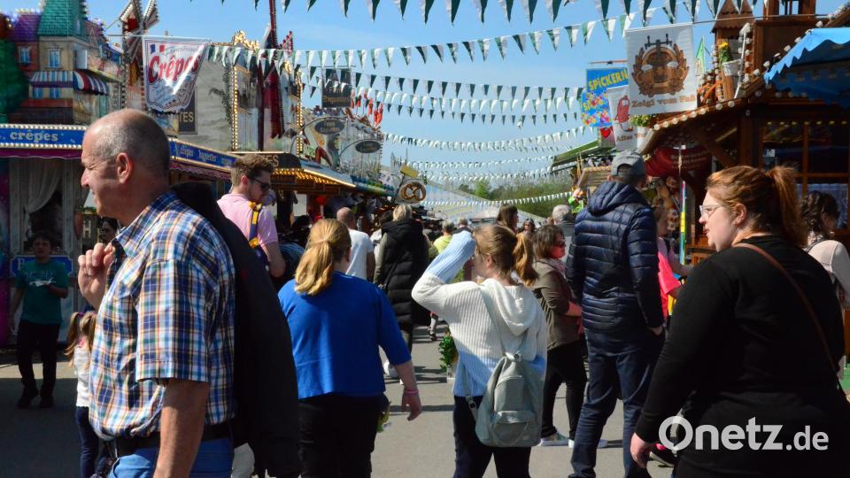 Der Besucherstrom zum Frühlingsfest reißt nicht ab und hatte nur am Dienstag einen kleinen Durchhänger. Bild: Kunz