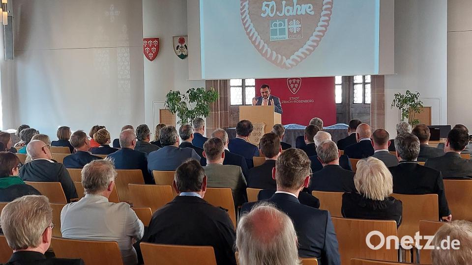 Im Großen Rathaussaal fand der Festakt zm 50. Jubiläum der Ökumenischen Sozialstation statt. Bild: mfh