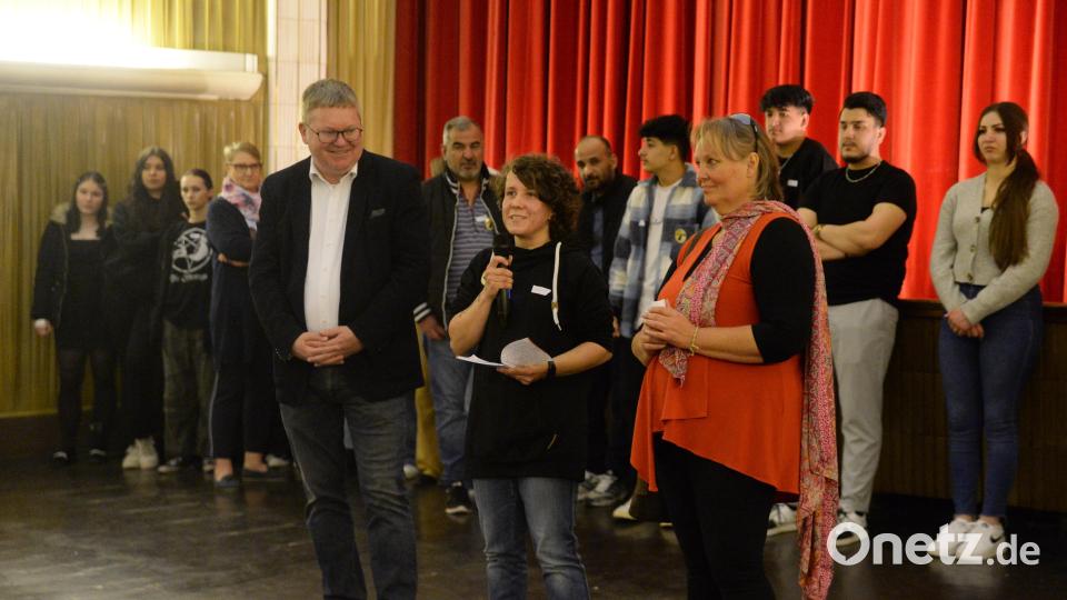 Oberbürgermeister Michael Cerny (links) eröffnete mit Anna Weißmann (daneben) und Astrid Knab die Interkulturelle Filmnacht. Bild: Andreas Brückmann