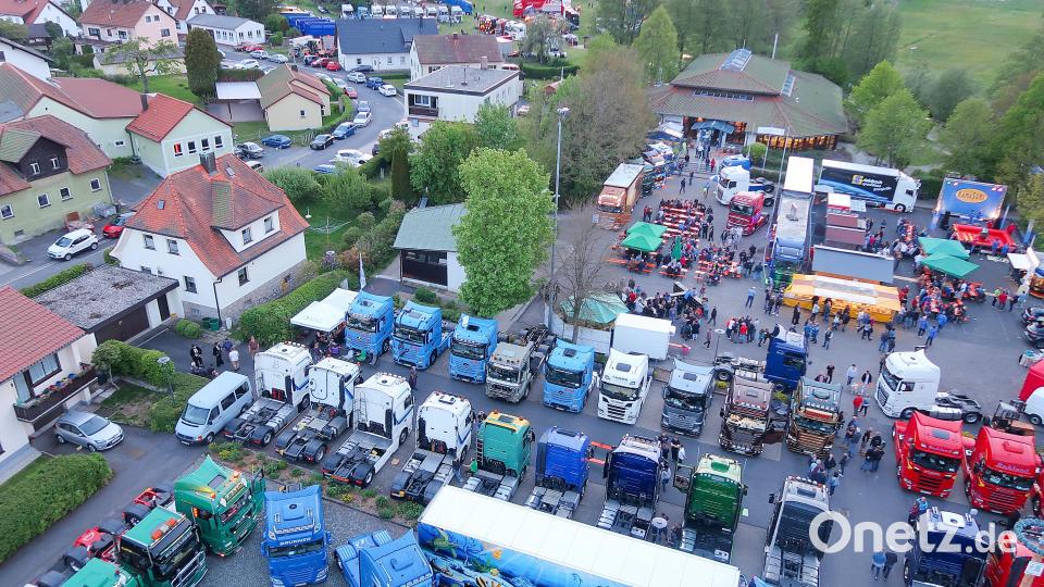 Bei herrlichem Wetter feierte der Verein „Bäärenbande“ 2019 mit vielen Besuchern und Lkw-Begeisterten das zweite Trucker-Treffen in Friedenfels. Am kommenden Wochenende findet eine Neuauflage statt. Archivbild: bsc