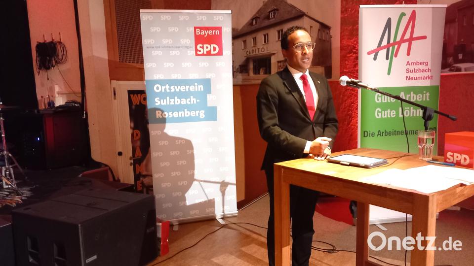 In seiner Rede skizzierte Generalsekretär Dr. Nasser Ahmed die politischen Ziele der SPD für die nächste Legislaturperiode Bild: dir