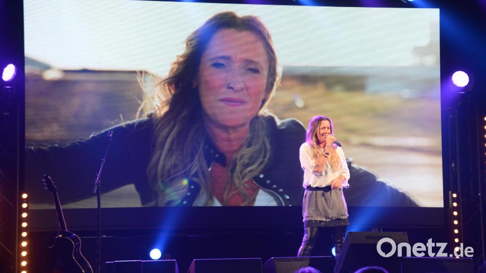 Daniela Alfinito singt zu ihrem Video "Frei und grenzenlos" . Bild: bey