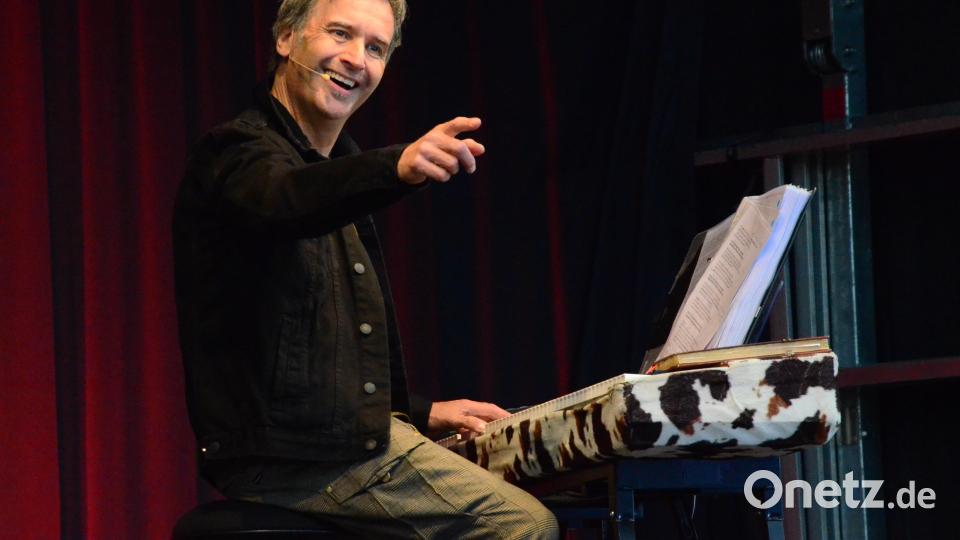 Chris Böttcher auf der Lions-Bühne. Bild: Kunz