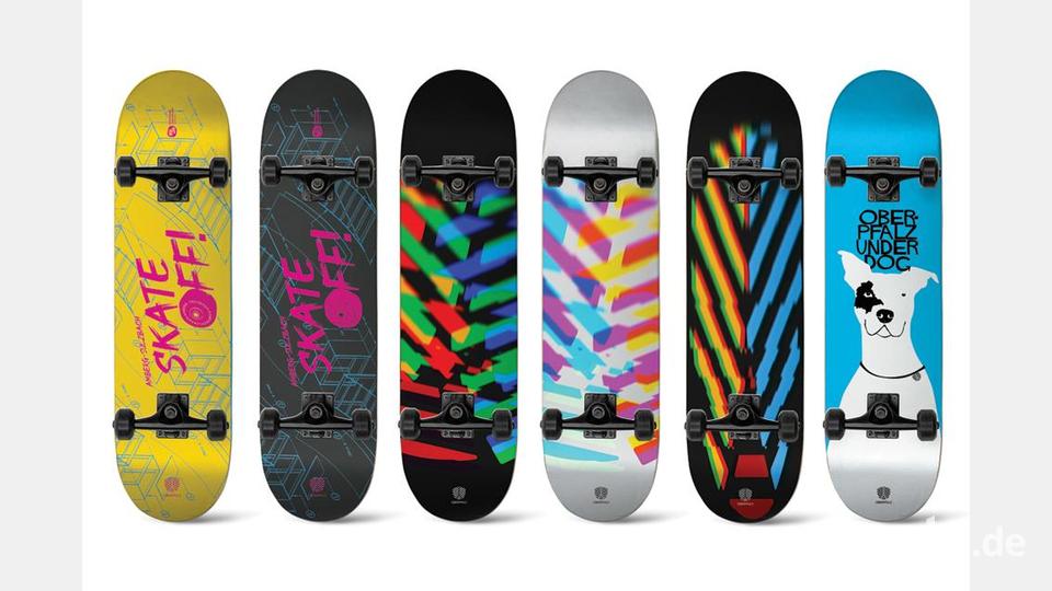 Skateboard-Design Marke Oberpfalz Marketing, made in Amberg by Skatewood EU. Rechts das Desk mit dem Oberpfalz Underdog. Bild: Design Studio Maurice Redmond