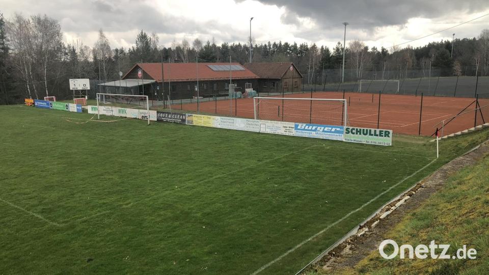 Das Sportgelände der DJK Falkenberg befindet sich nahe der Grundschule am Ortsrand. Bild: wro