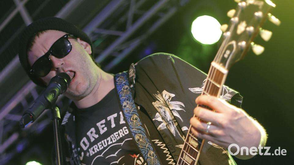 Trio de Schanero aus Amberg verbindet tiefgreifende Texte mit einer steifen Prise Surfpunk. Bild: Danny Trabi Jakesch