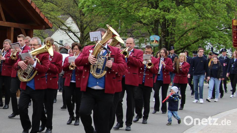 Die Marktbläser Hahnbach brillierten mit Blockflötenunterstützung. Bild: ds
