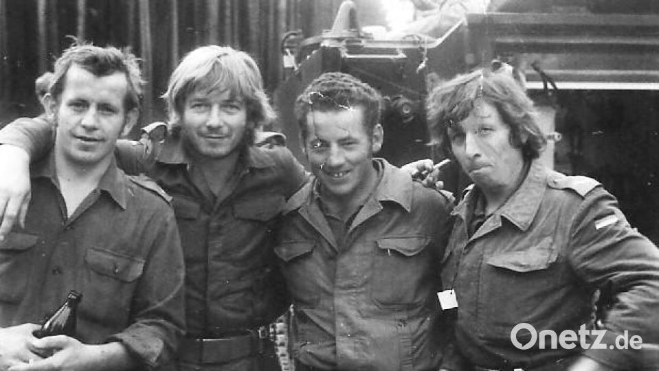 Die erfolgreiche Mannschaft der RK Illschwang bei einem Reservistenwettkampf, bei dem die Illschwanger landes- und bundesweit, in den 70er-Jahren, große Erfolge feiern konnten (von links) Ludwig Kerschensteiner (verstorben), Hans Übler (verstorben), Georg Ibler (Gründungsvorsitzender, 42 Jahre lang bis zu seinem Tod an der Spitze des Vereins) und Martin Stöckl (noch lebendes Gründungsmitglied der RK Illschwang). Bild: Archiv RK Illschwang