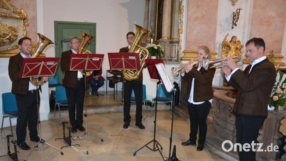 Die Bläsergruppe Münchenreuth in der Kappl. Bild: jr