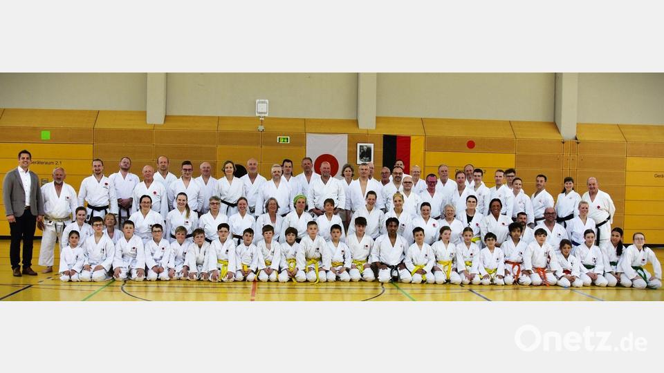 Zum 50-jährigen Vereinsbestehen wurde ein Karate-Lehrgang ausgerichtet. Bild: Renate Baier/exb