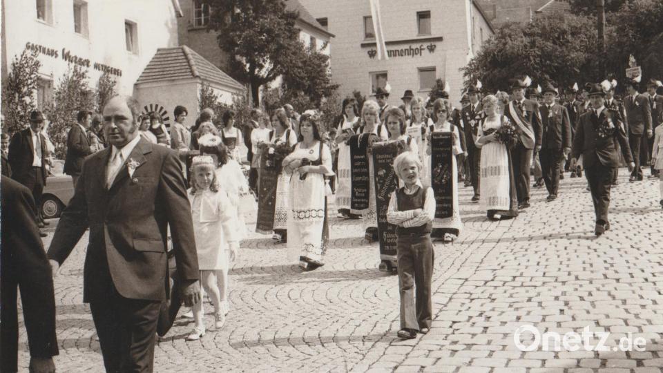 Die Tännesberger Schützen wissen, wie man feiert – wie hier beim Festzug zum 300. Gründungsfest, das vom 27. bis 30. Juli 1973 stattfand. Archivbild: Schützenverein Tännesberg