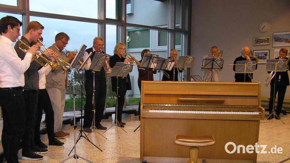 Jubiläum des Männergesangvereins Neusorg. Der Posaunenchor Neusorg-Waldershof ließ zu Beginn des Frühjahrskonzerts ein musikalisches „Welcome“ ertönen. Bild: öt