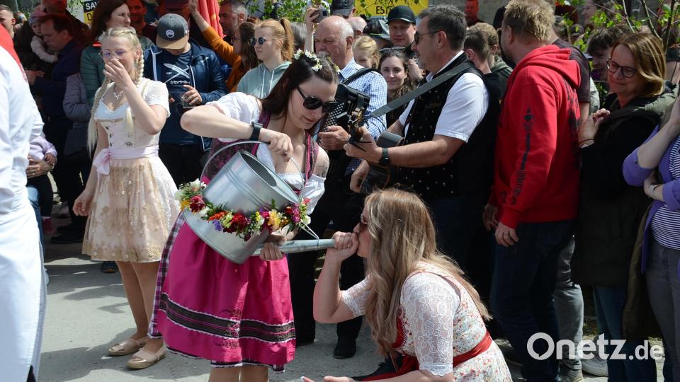 Ein Schluck aus dem Sprenger gehörte dazu. Bild: ak