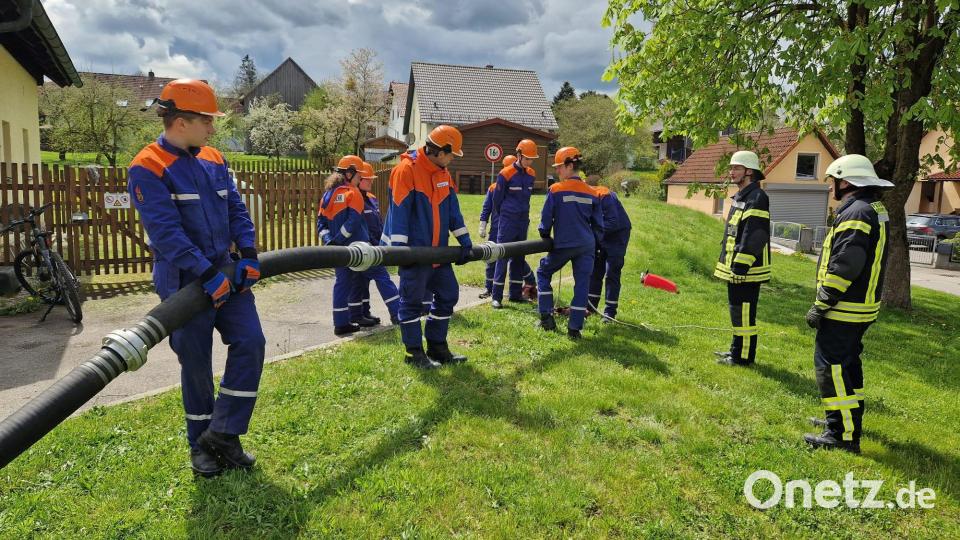 Jugendliche aus unterschiedlichen Ortsteilwehren werden in Gemeinschaft für den Feuerwehrdienst ausgebildet. Bild: dob
