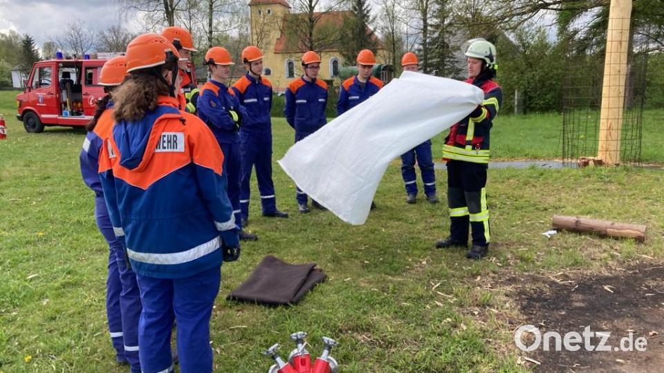 Jugendliche aus unterschiedlichen Ortsteilwehren werden in Gemeinschaft für den Feuerwehrdienst ausgebildet. Bild: dob