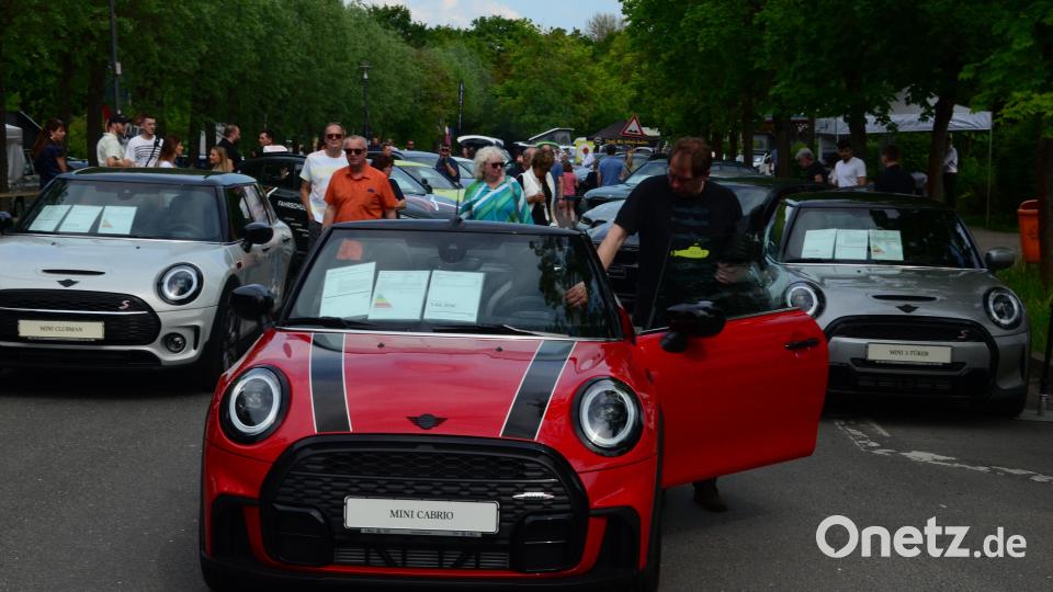 Bei der "Weidener Automeile" waren am Sonntag 120 Fahrzeuge ausgestellt. Bild: Kunz