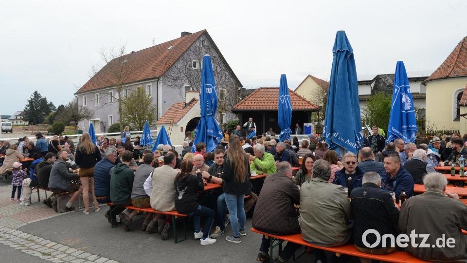 Sehr gut besucht wurde das Backofen- und Familienfest des HKV Köfering. Bild: Andreas Brückmann