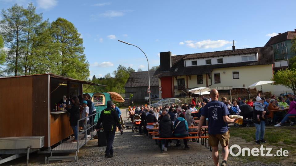 Premiere hat der Vorplatz am neuen Feuerwehrhaus Burgtreswitz beim Vatertagsfest für die ganze Familie. Bild: gi