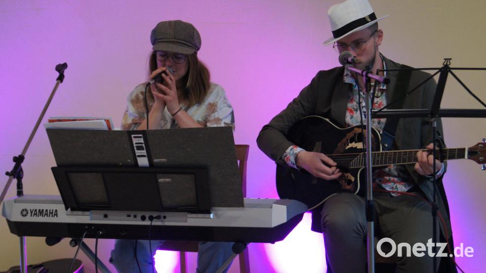 Musikalische Unterhaltung beim Weinabend in Etzenricht. Bild: ela